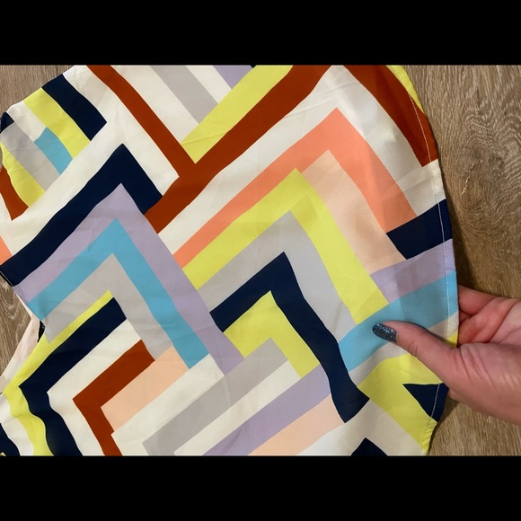 FREE Flowy bright colored tank - Picture 2 of 4